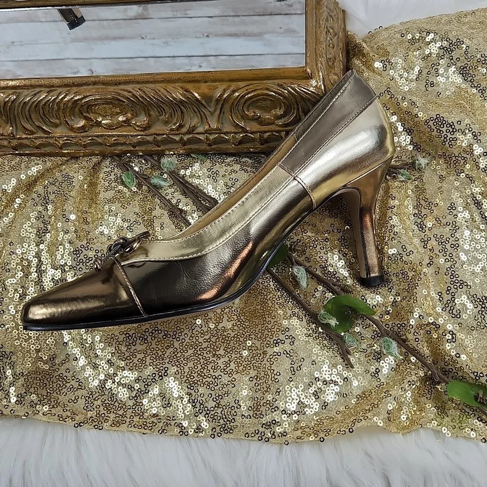 NWOT, Annie, Tri-color gold shoes size 7M - Picture 1 of 11